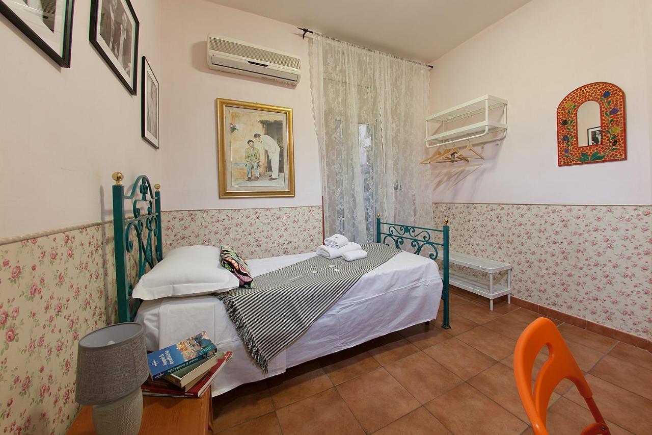 נאפולי Hotel Cineholiday מראה חיצוני תמונה
